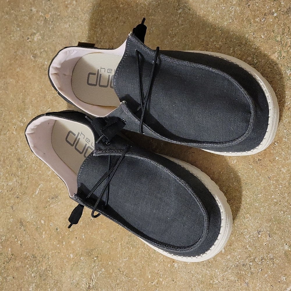 WOMENS HEY DUDE SHOES SIZE 8